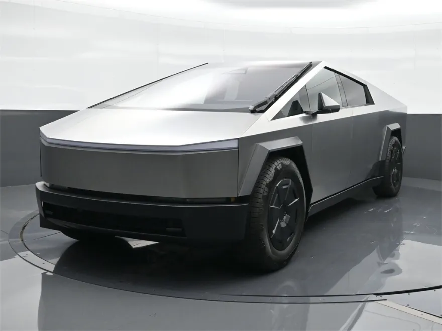 2025 Tesla Cybertruck photo 1