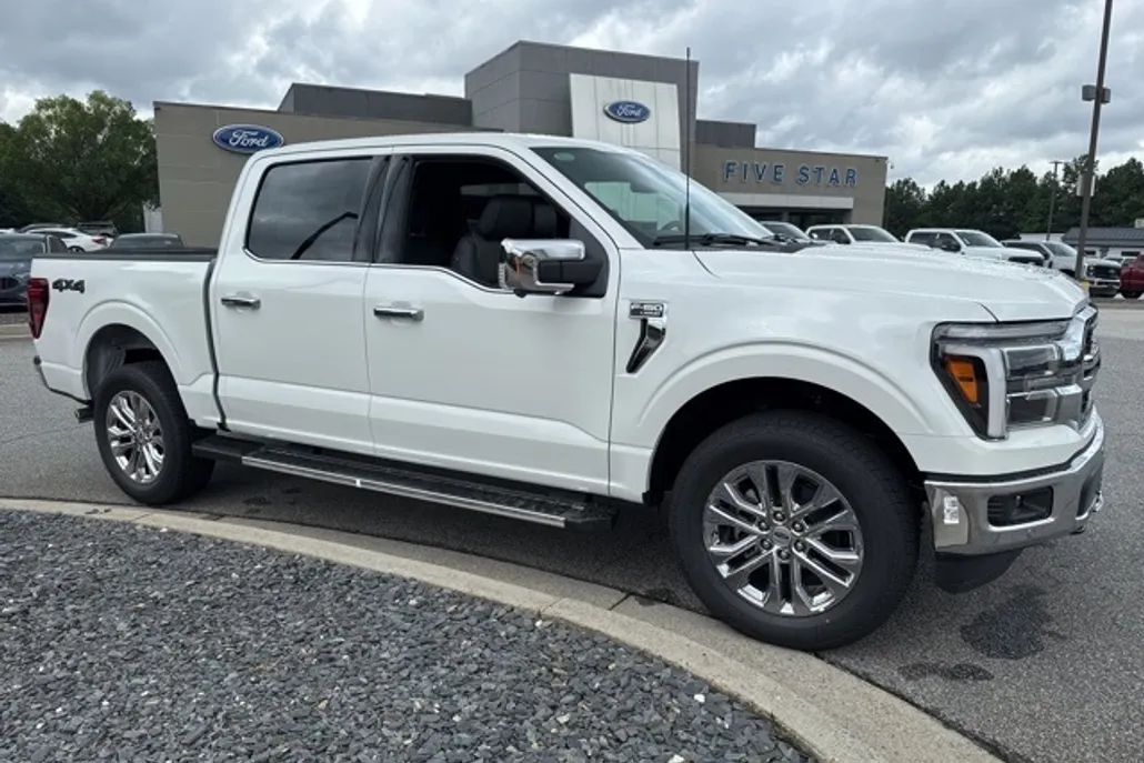 2025 Ford F-150 Lariat photo 1