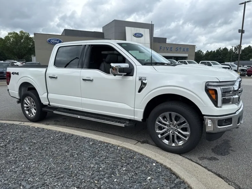 2025 Ford F-150 Lariat photo 1