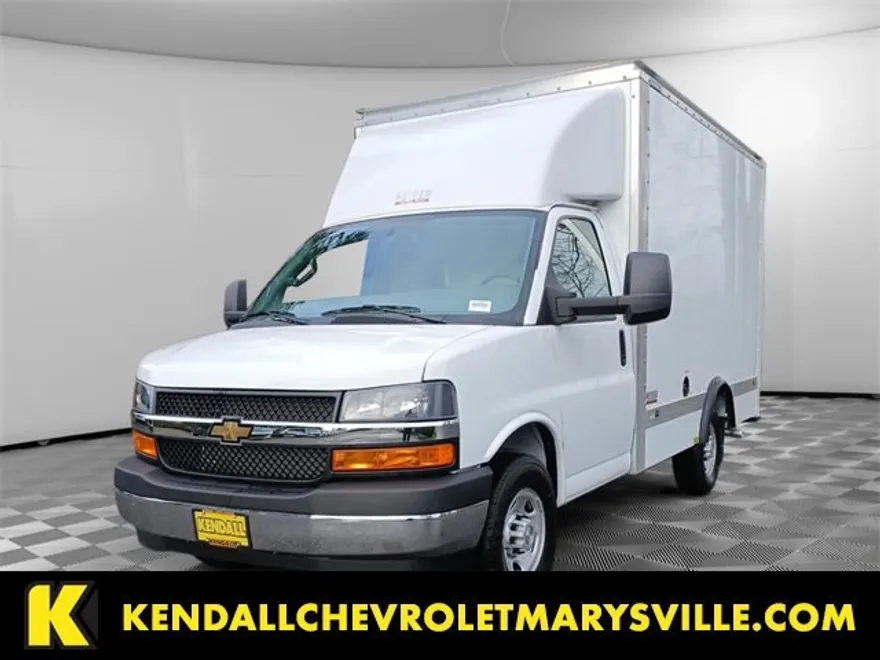 2024 Chevrolet Express Cutaway 3500 photo 1