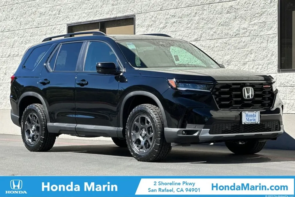 2025 Honda Pilot TrailSport photo 1