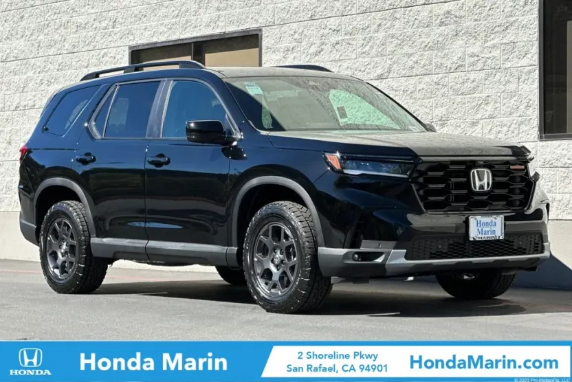 2025 Honda Pilot TrailSport photo 1