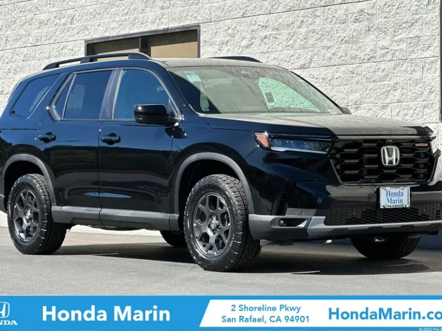 2025 Honda Pilot TrailSport photo 1