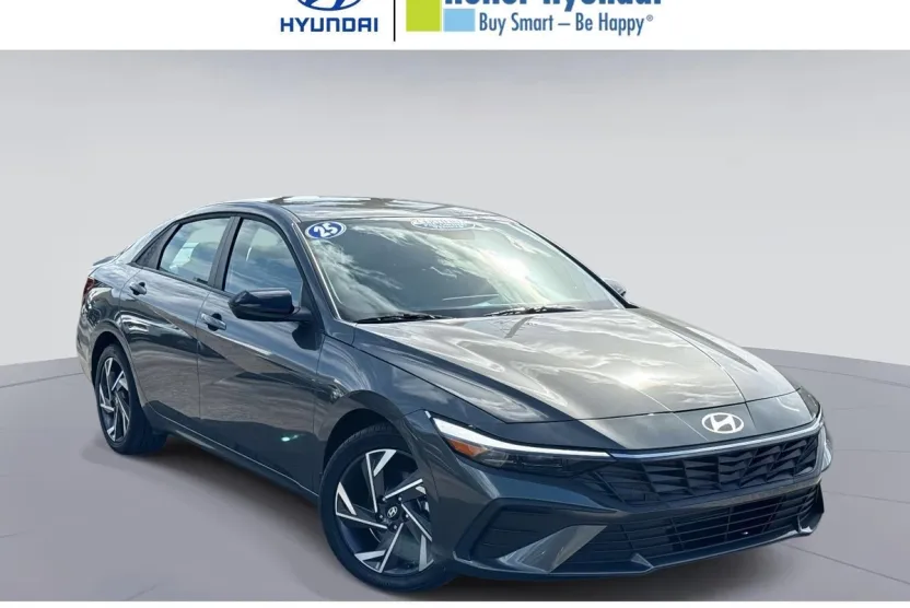 2025 Hyundai Elantra SEL Sport photo 1