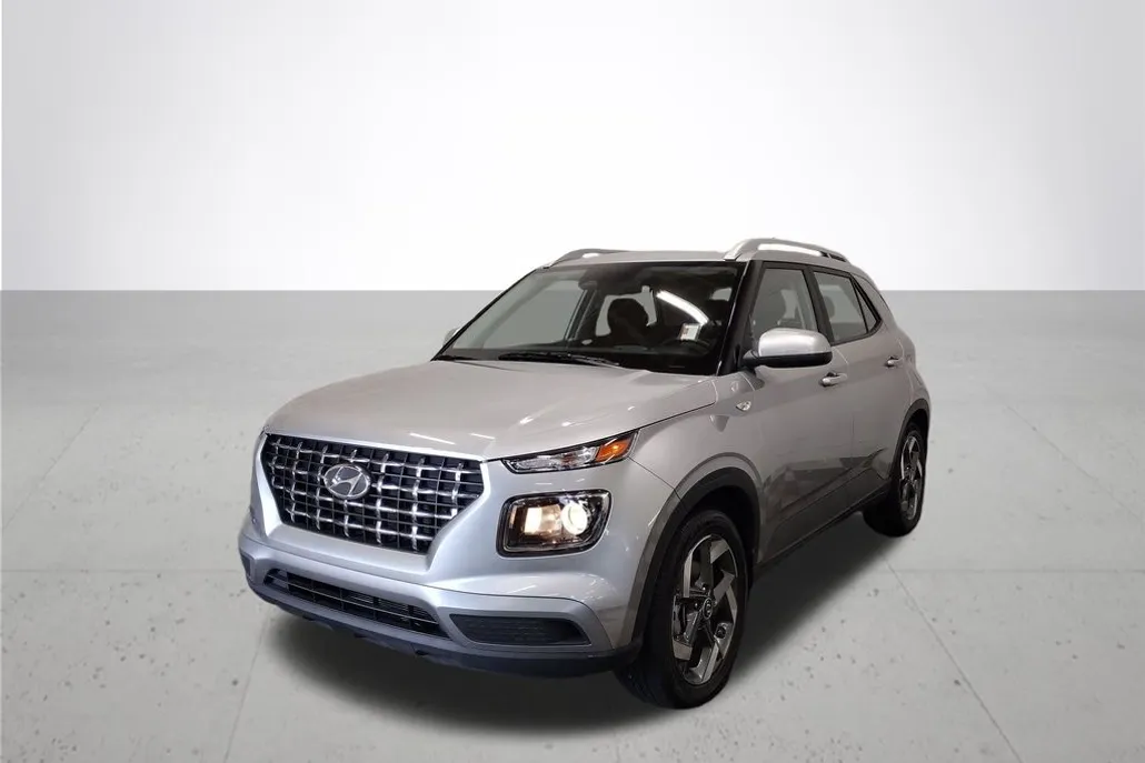 2023 Hyundai Venue SEL photo 1
