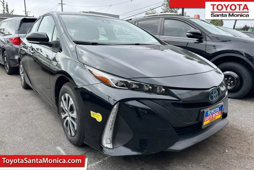 2022 Toyota Prius Prime XLE photo 1
