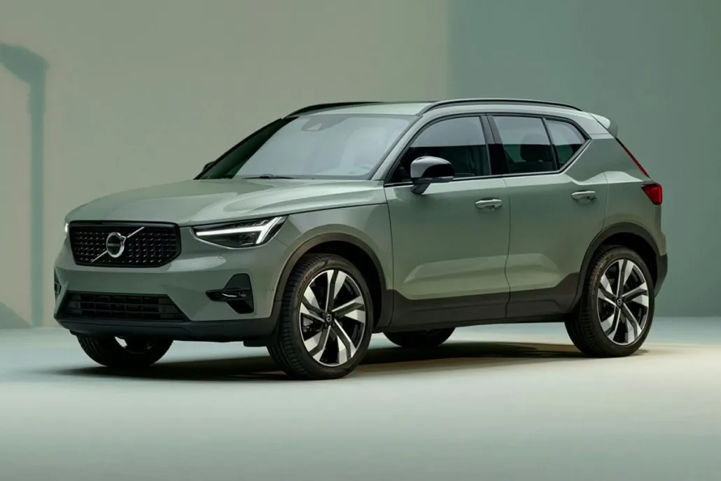 2024 Volvo XC40 Core photo 1
