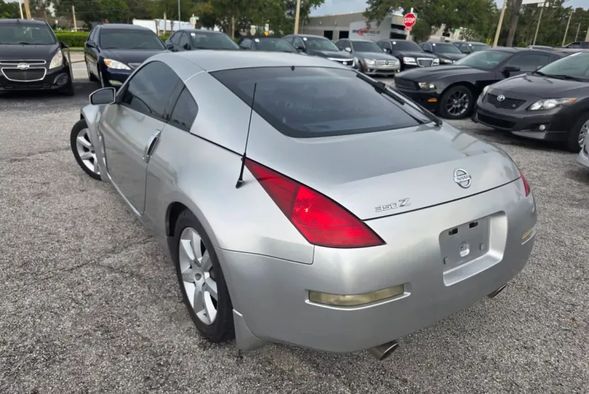 2004 Nissan 350Z Touring photo 1