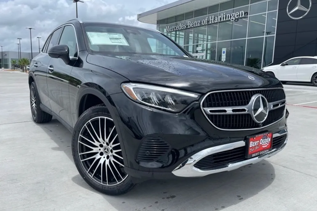 2025 Mercedes Benz GLC 300 photo 1