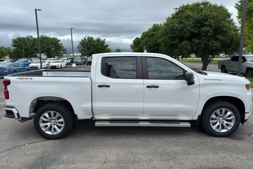 2022 Chevrolet Silverado 1500 Custom photo 1