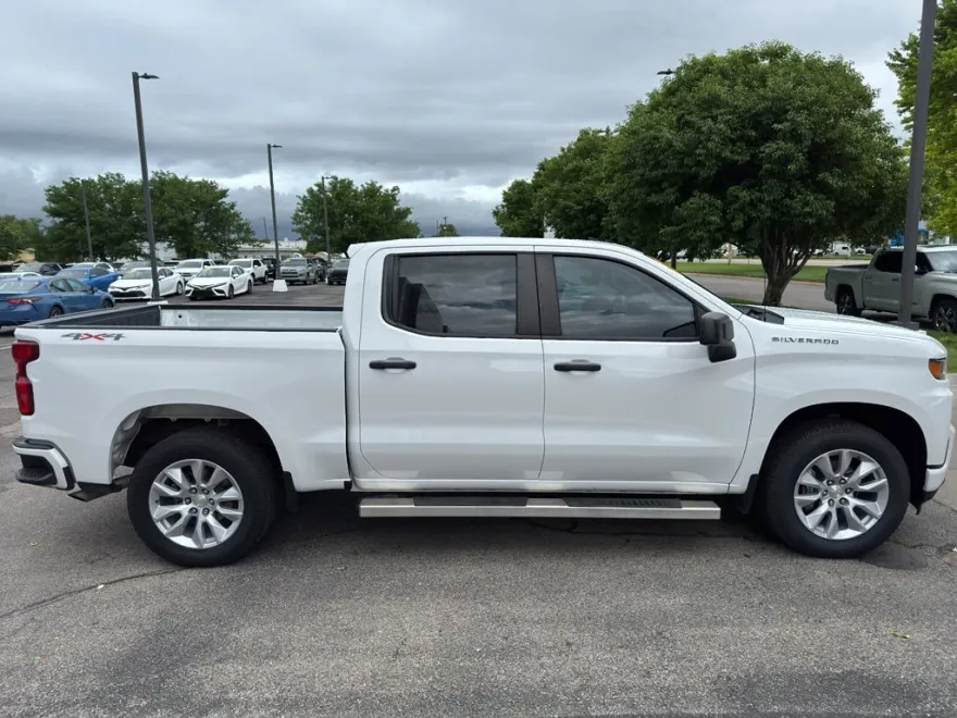 2022 Chevrolet Silverado 1500 Custom photo 1