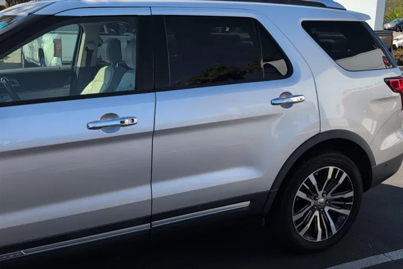2016 Ford Explorer Platinum photo 1