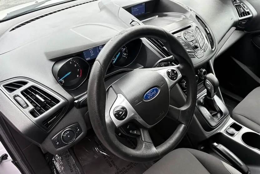 2015 Ford Escape S photo 1
