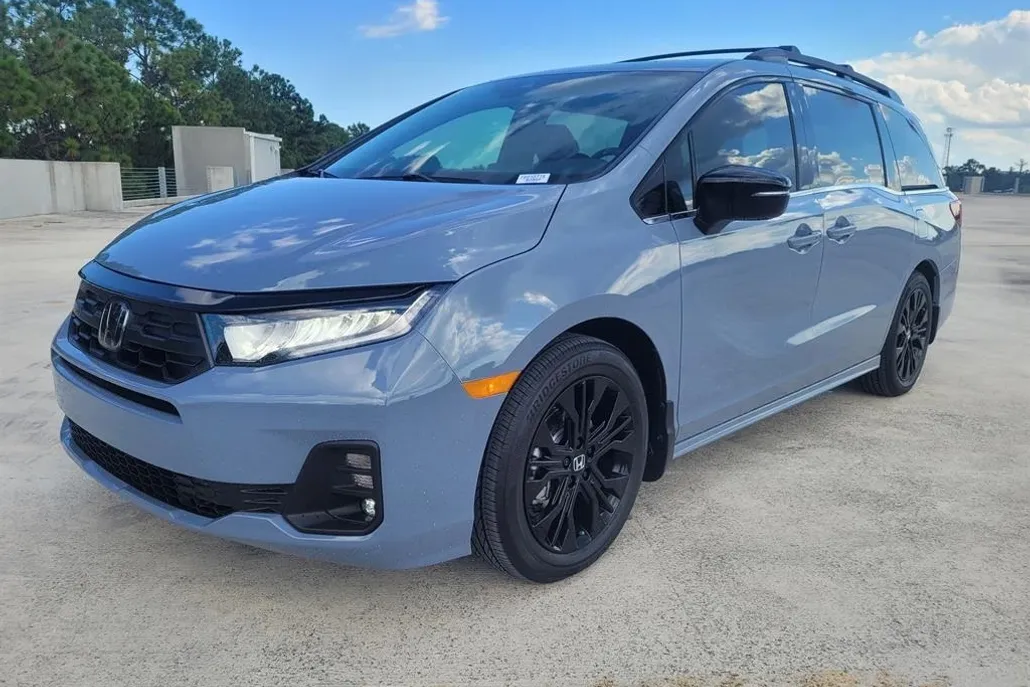 2026 Honda Odyssey photo 1