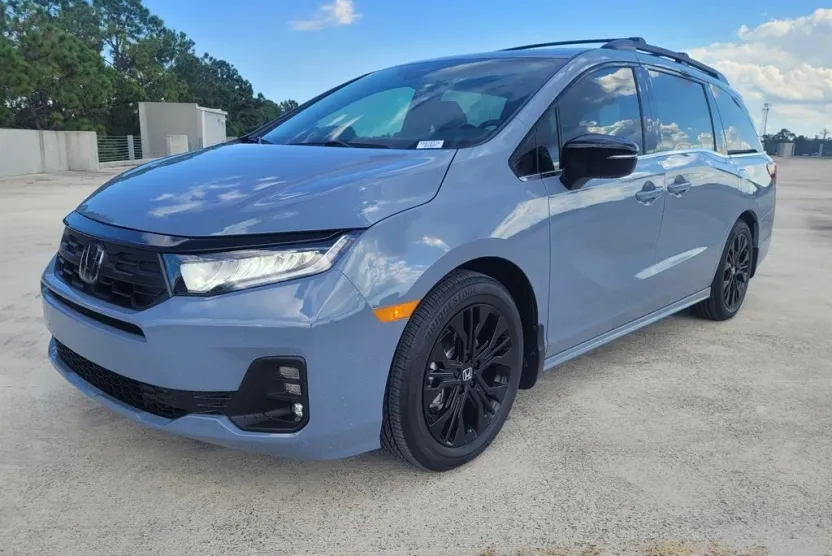 2026 Honda Odyssey photo 1