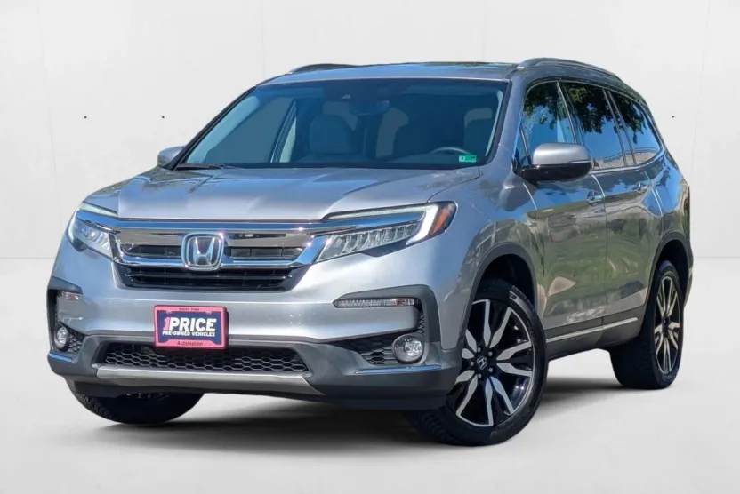 2020 Honda Pilot Touring photo 1