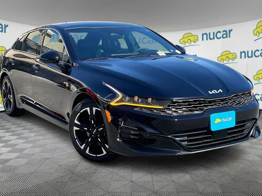 2022 Kia K5 GT-Line photo 1