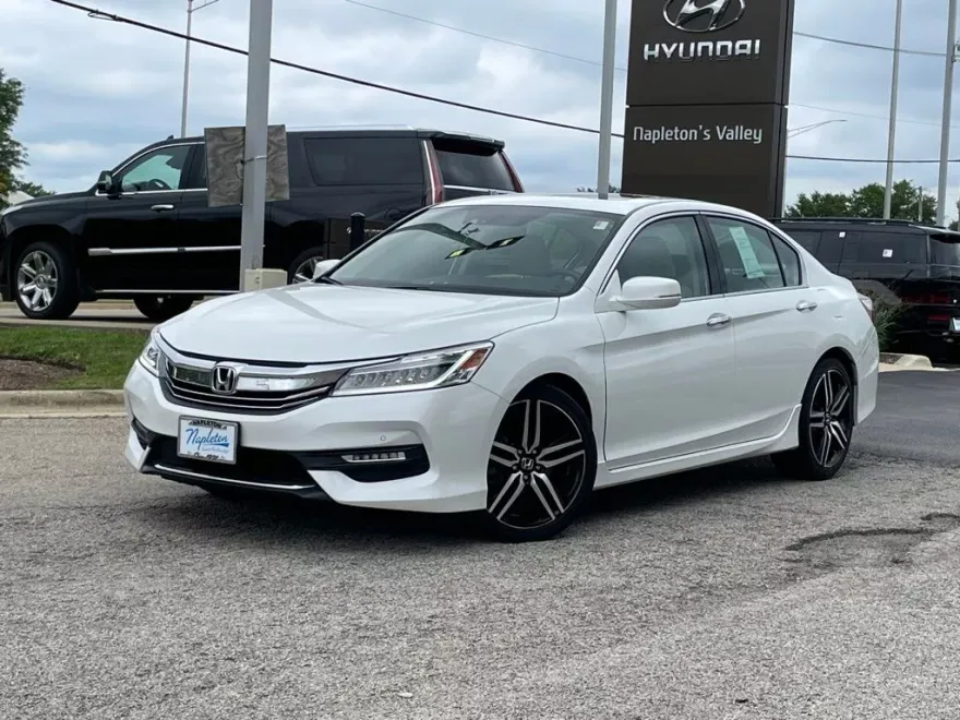 2017 Honda Accord Touring V6 photo 1