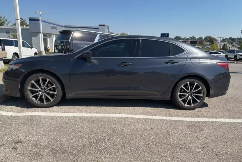 2016 Acura TLX photo 1