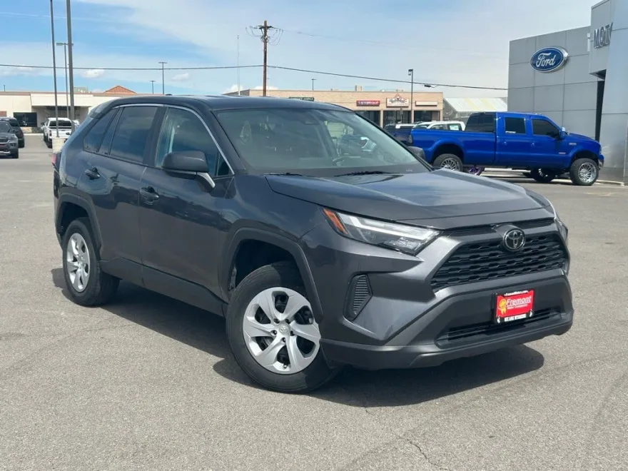 2024 Toyota RAV4 LE photo 1
