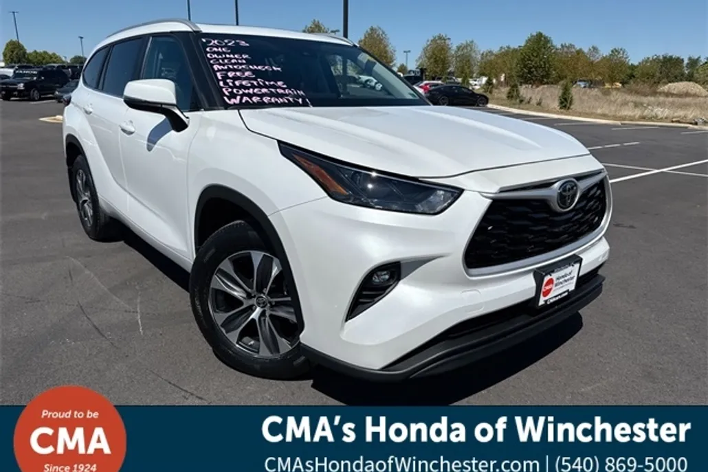 2023 Toyota Highlander L photo 1