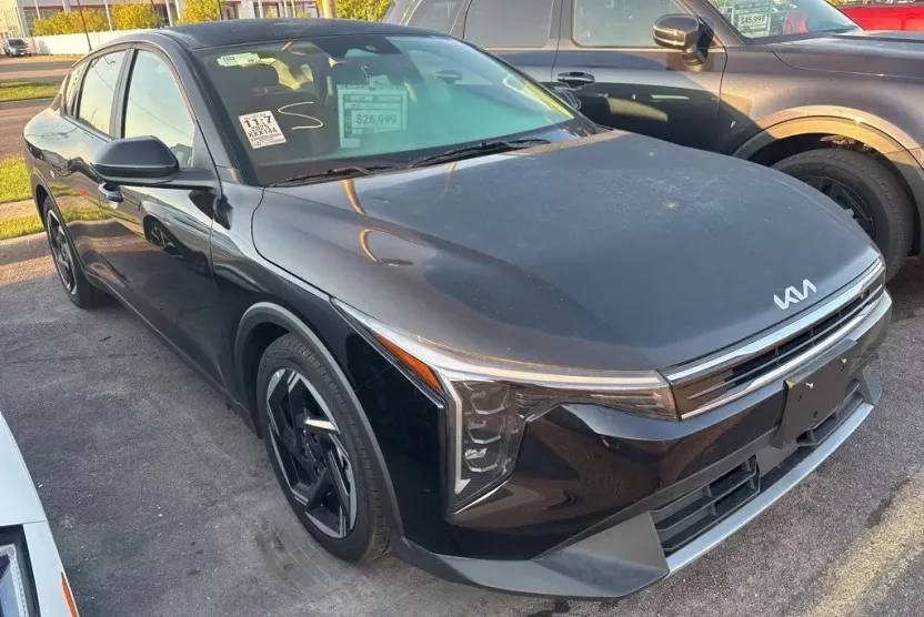 2025 Kia K4 EX photo 1
