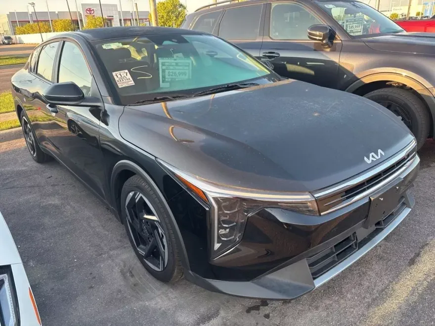 2025 Kia K4 EX photo 1
