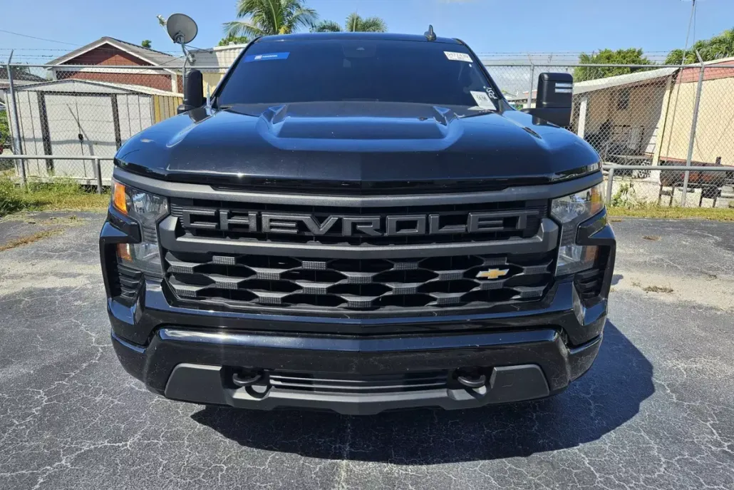 2023 Chevrolet Silverado 1500 Custom photo 1