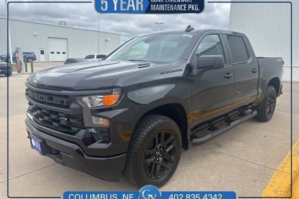 2025 Chevrolet Silverado 1500 Custom photo 1