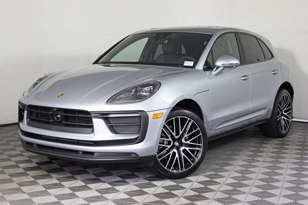 2025 Porsche Macan Base photo 1