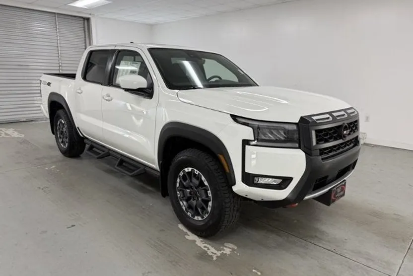 2026 Nissan Frontier PRO-4X photo 1