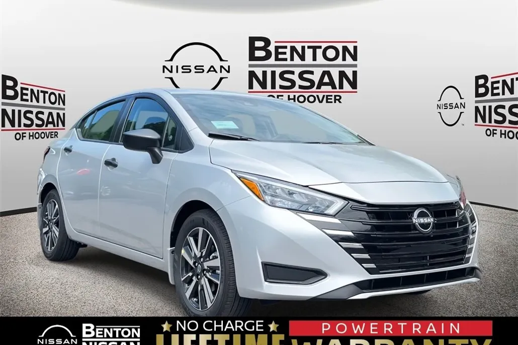 2025 Nissan Versa S photo 1