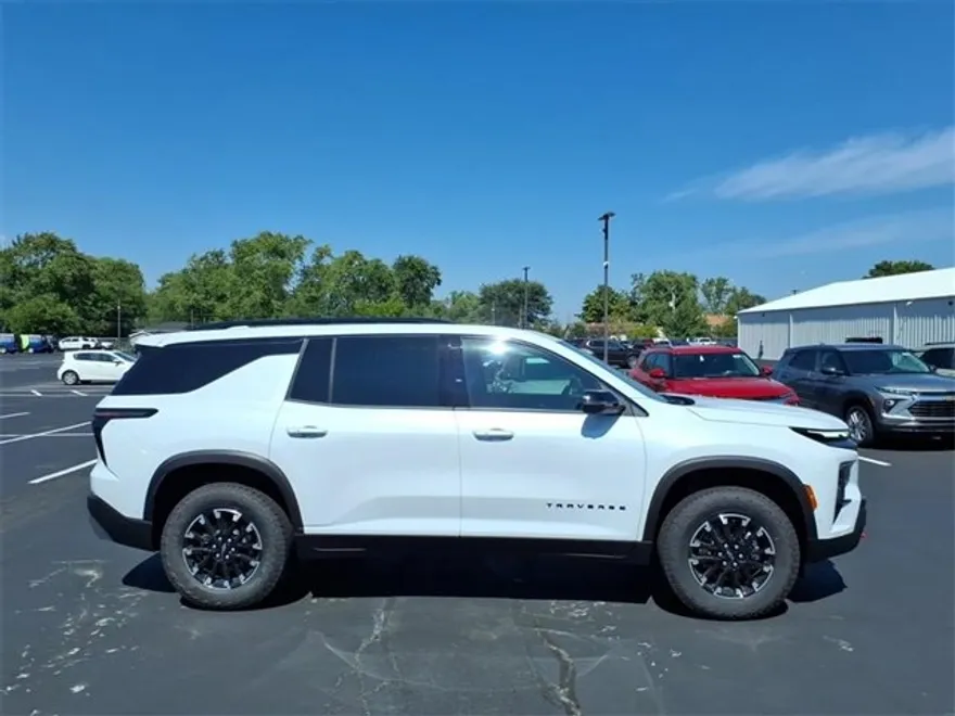 2026 Chevrolet Traverse Z71 photo 1
