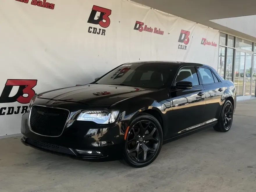2021 Chrysler 300 S photo 1