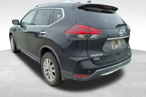 2020 Nissan Rogue SV photo 3