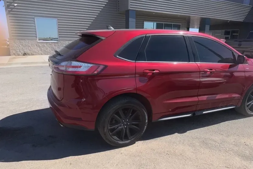 2021 Ford Edge ST photo 1
