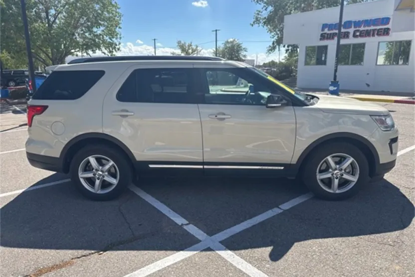 2018 Ford Explorer XLT photo 1
