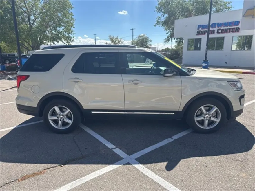 2018 Ford Explorer XLT photo 1