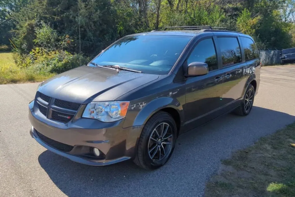 2019 Dodge Grand Caravan GT photo 1