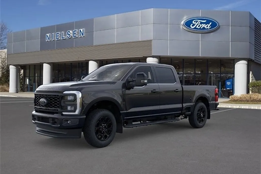 2025 Ford F-350 Lariat photo 1