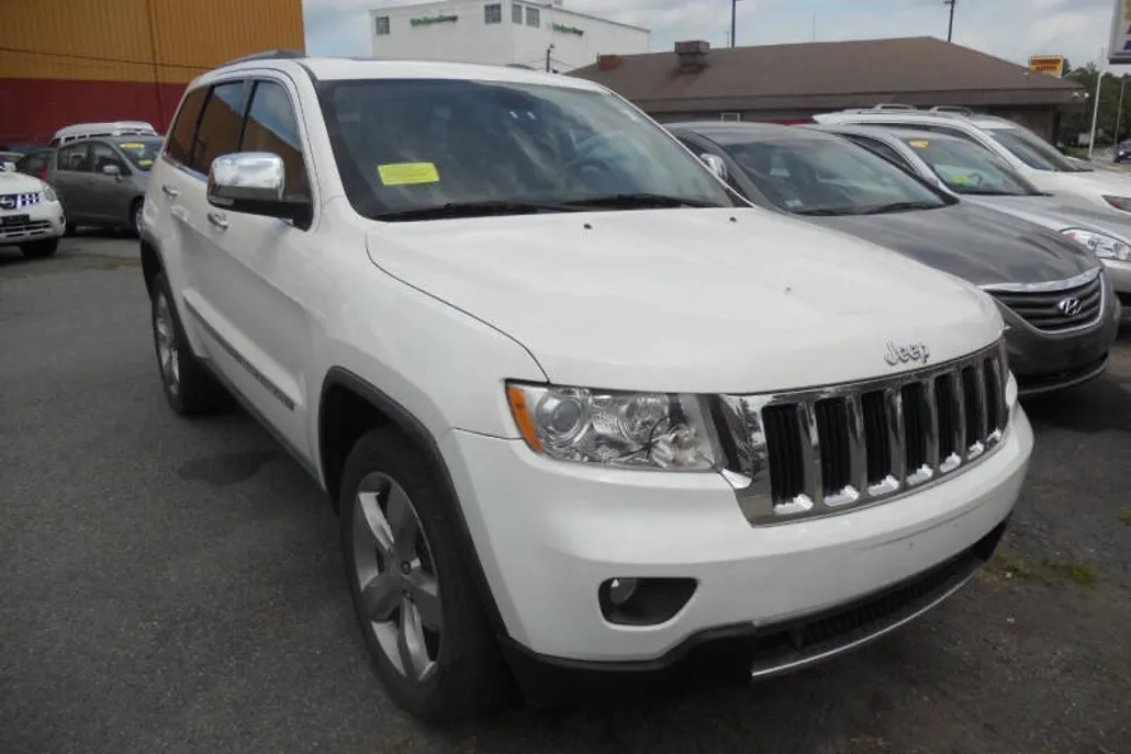 2011 Jeep Grand Cherokee Limited photo 1