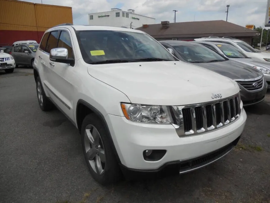 2011 Jeep Grand Cherokee Limited photo 1