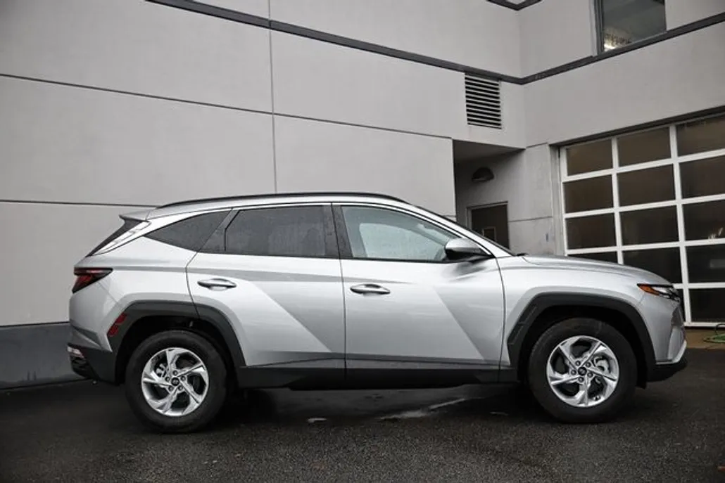 2024 Hyundai Tucson SEL photo 1