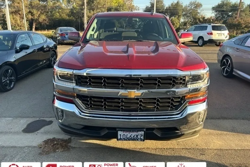 2018 Chevrolet Silverado 1500 LT photo 1