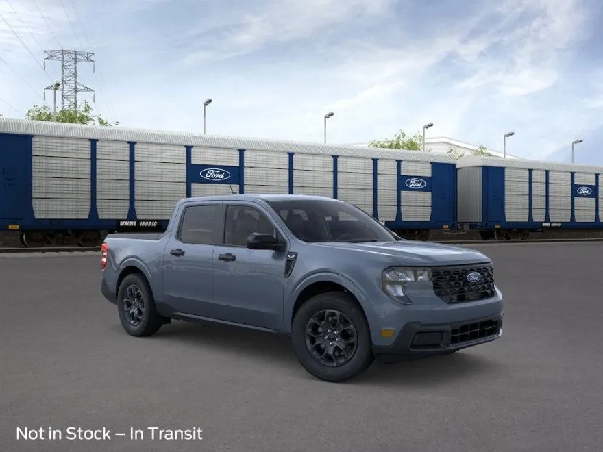 2025 Ford Maverick XLT photo 1