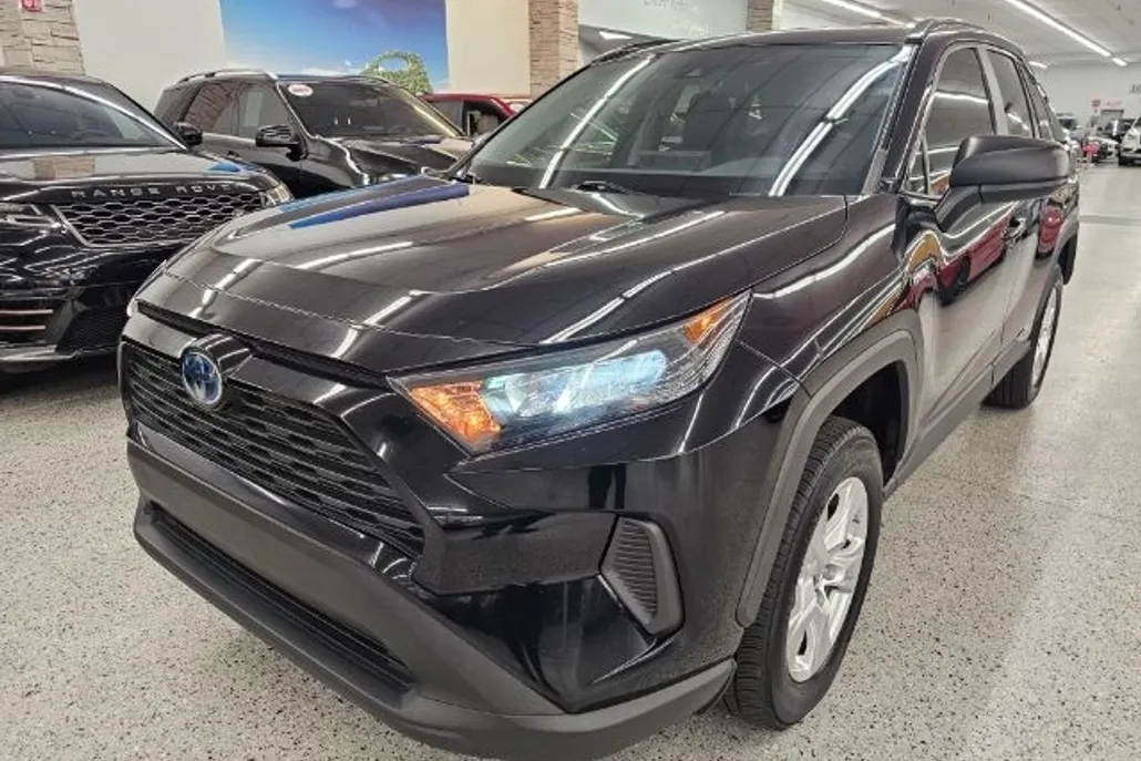 2021 Toyota RAV4 Hybrid LE photo 1