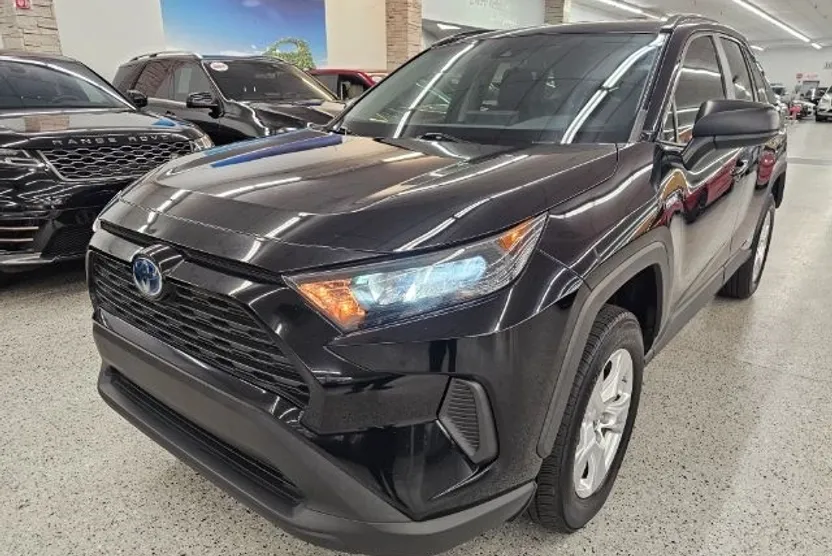 2021 Toyota RAV4 Hybrid LE photo 1