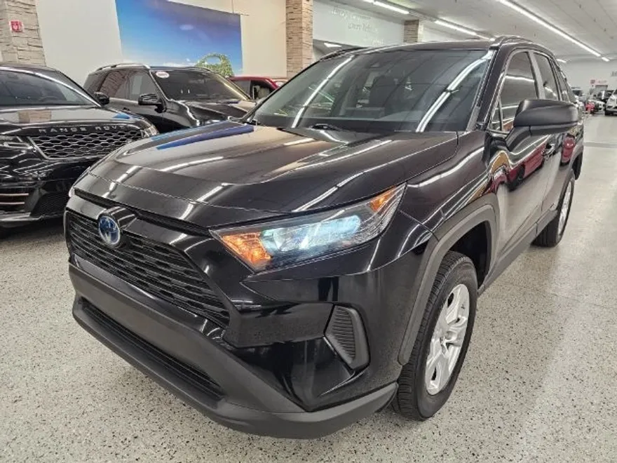 2021 Toyota RAV4 Hybrid LE photo 1