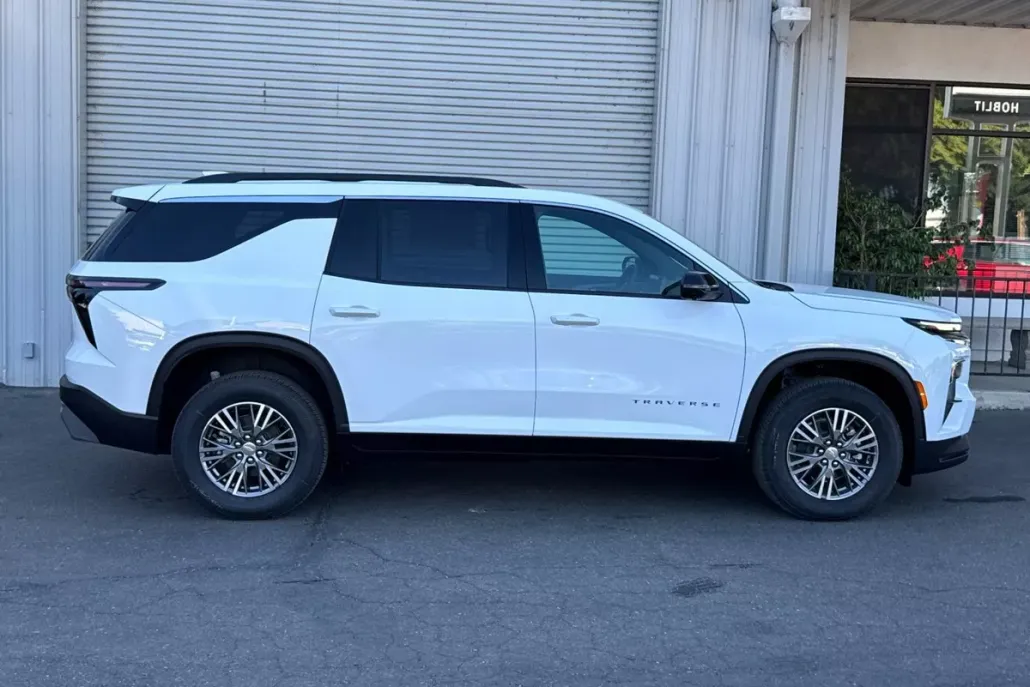 2026 Chevrolet Traverse photo 1
