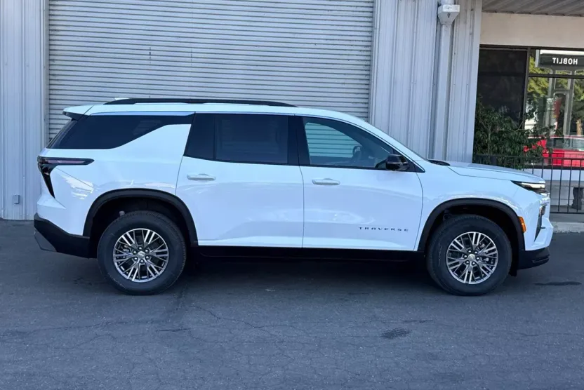 2026 Chevrolet Traverse photo 1